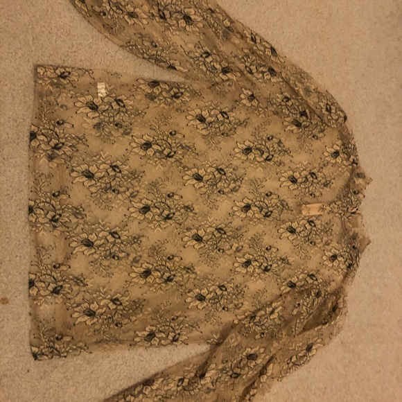 Mesh floral lace detail top - Picture 3 of 3